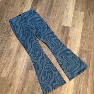 HOLLISTER Ultra High Rise Swirl Print Retro Flare Pull-on Jeans - Size S